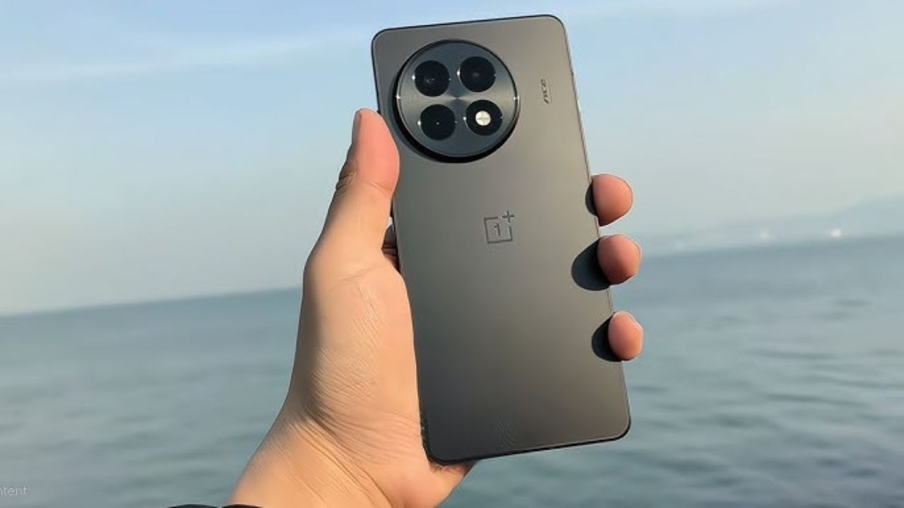 OnePlus 13 5G: एक नवा आणि जबरदस्त अनुभव देणारा नवीन स्मार्टफोन! 2 Oneplus 13t 5g New Smartphone Launching in India